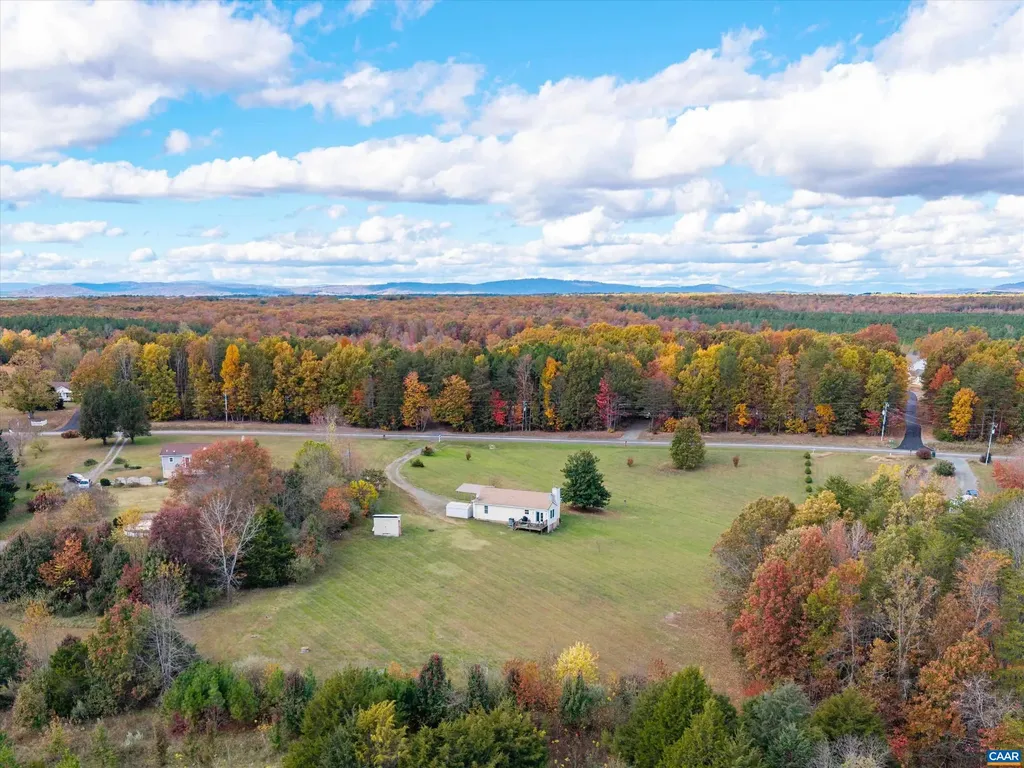 568 Branch Road Scottsville VA 24590