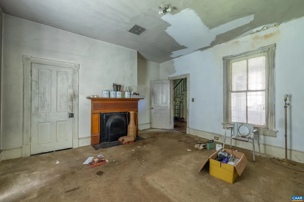 708 Locust Avenue Charlottesville VA 22902