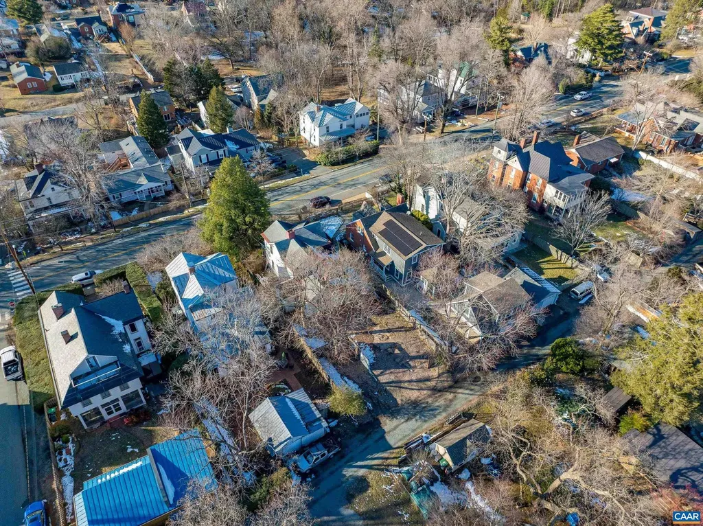 708 Locust Avenue Charlottesville VA 22902