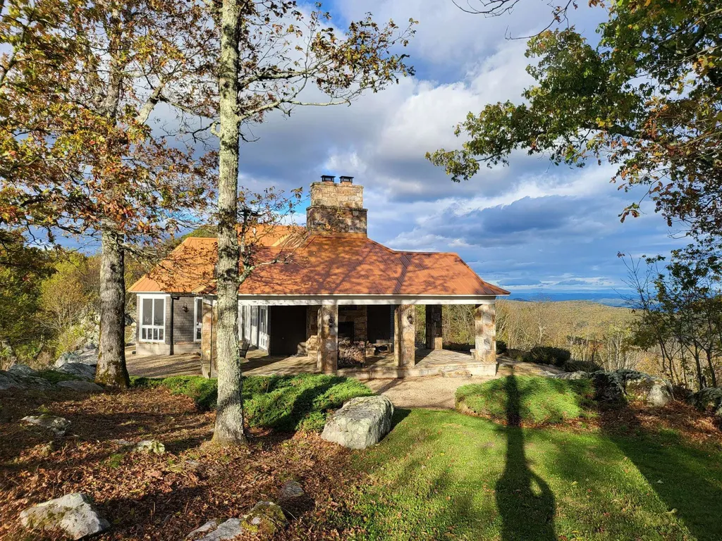 504 Airport Drive Hot Springs VA 24445