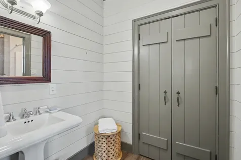504 Airport Drive Hot Springs VA 24445