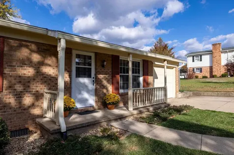 967 Lee Avenue Harrisonburg VA 22802