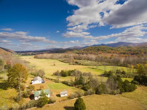 11611 Cowpasture River Road S Williamsville VA 24487