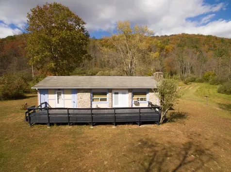 11611 Cowpasture River Road S Williamsville VA 24487