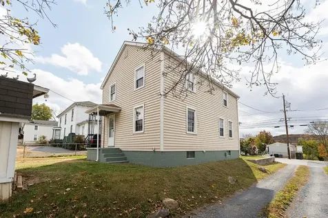 712 Nelson Street Staunton VA 24401