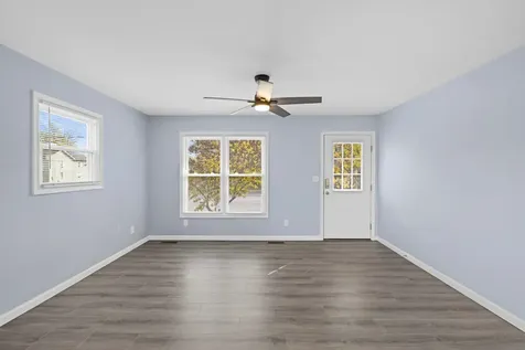 421 Charlotte Avenue N Waynesboro VA 22980