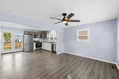 421 Charlotte Avenue N Waynesboro VA 22980