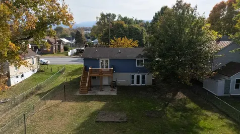 421 Charlotte Avenue N Waynesboro VA 22980