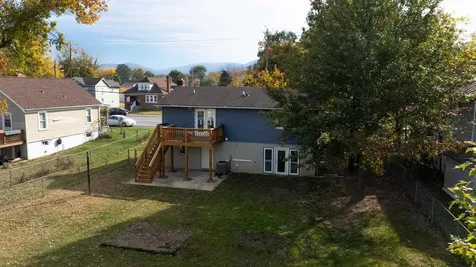 421 Charlotte Avenue N Waynesboro VA 22980