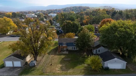 421 Charlotte Avenue N Waynesboro VA 22980
