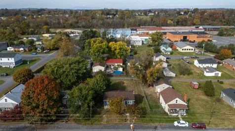 421 Charlotte Avenue N Waynesboro VA 22980