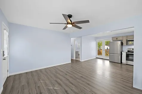 421 Charlotte Avenue N Waynesboro VA 22980