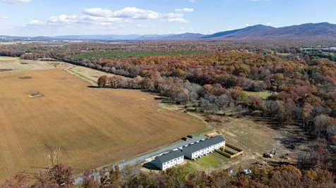 127 21st Street Grottoes VA 24441