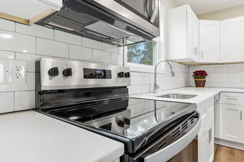 125 21st Street Grottoes VA 24441