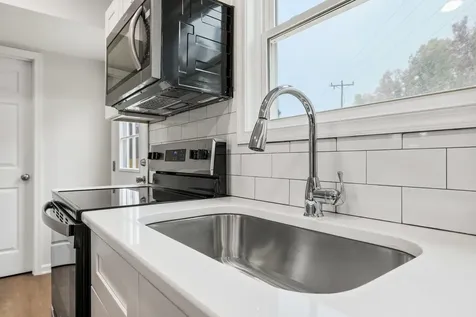 125 21st Street Grottoes VA 24441