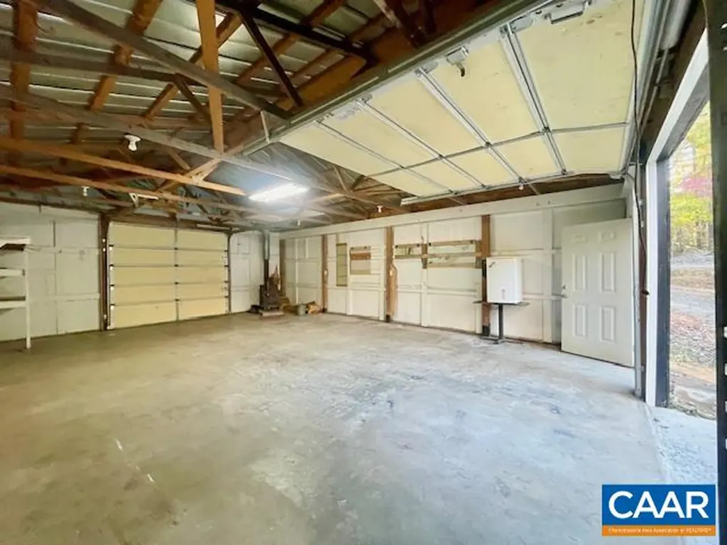 11 Flint Lake Road Stanardsville VA 22973