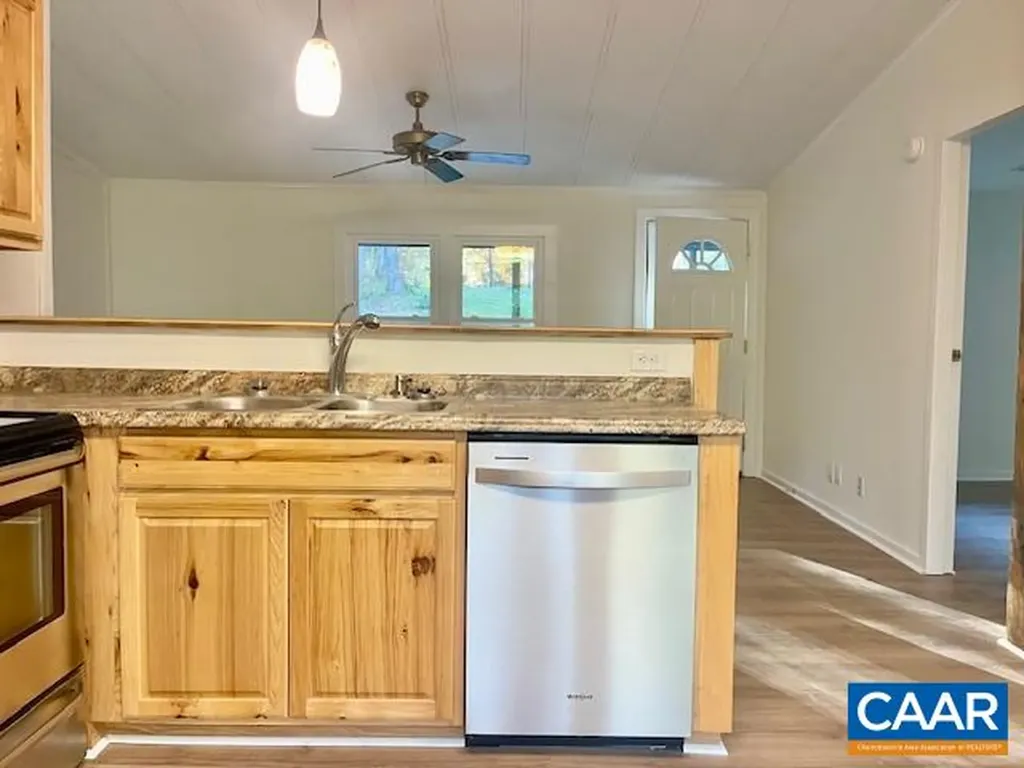 11 Flint Lake Road Stanardsville VA 22973