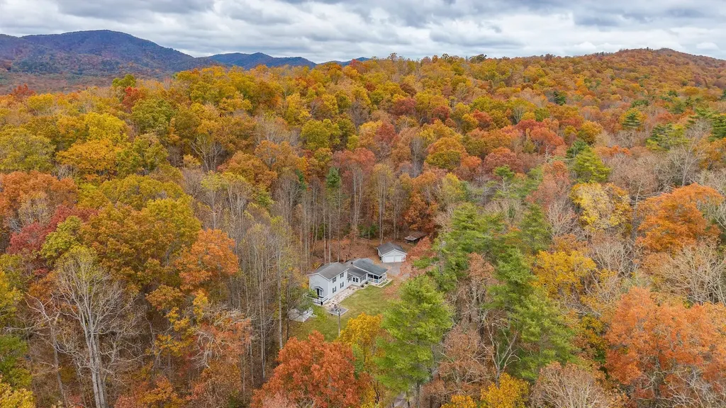 887 Bright Hollow Road Deerfield VA 24432