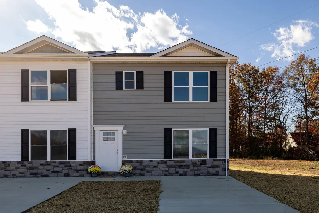 129 21st Street Grottoes VA 24441