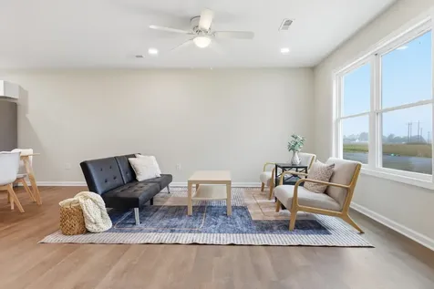 129 21st Street Grottoes VA 24441