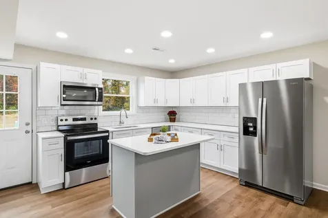 129 21st Street Grottoes VA 24441