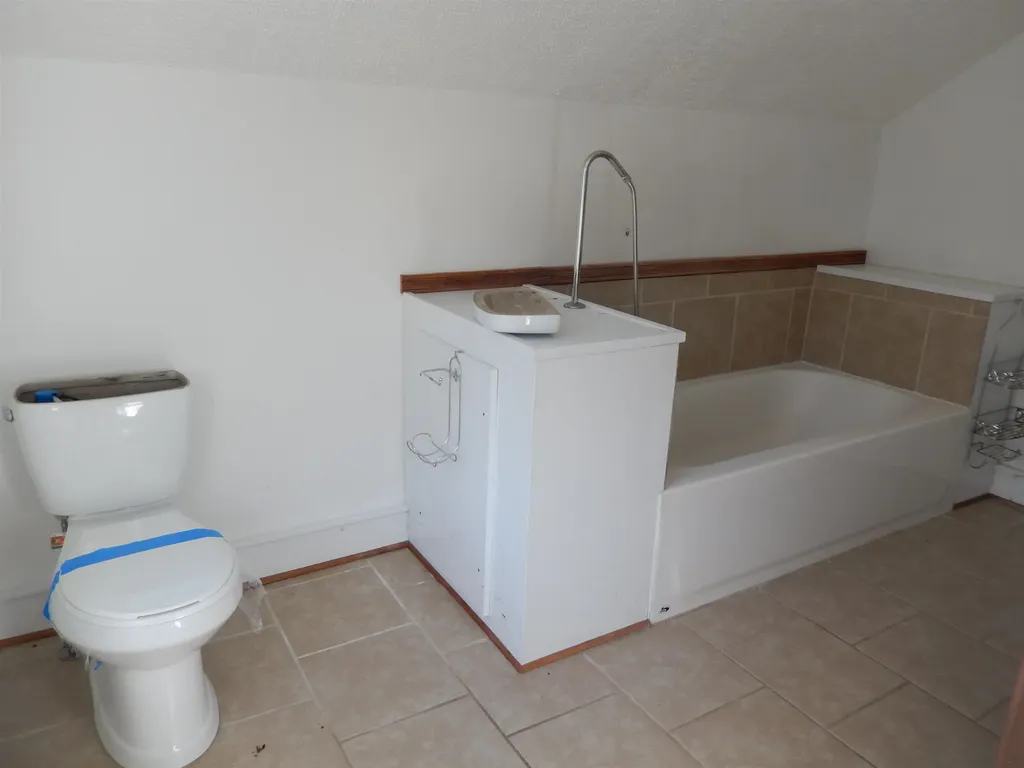 2658 North East Side Highway Elkton VA 22827