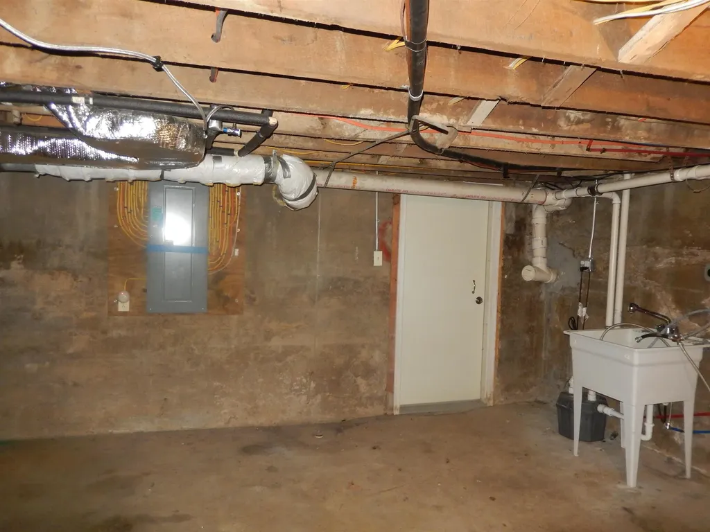 2658 North East Side Highway Elkton VA 22827