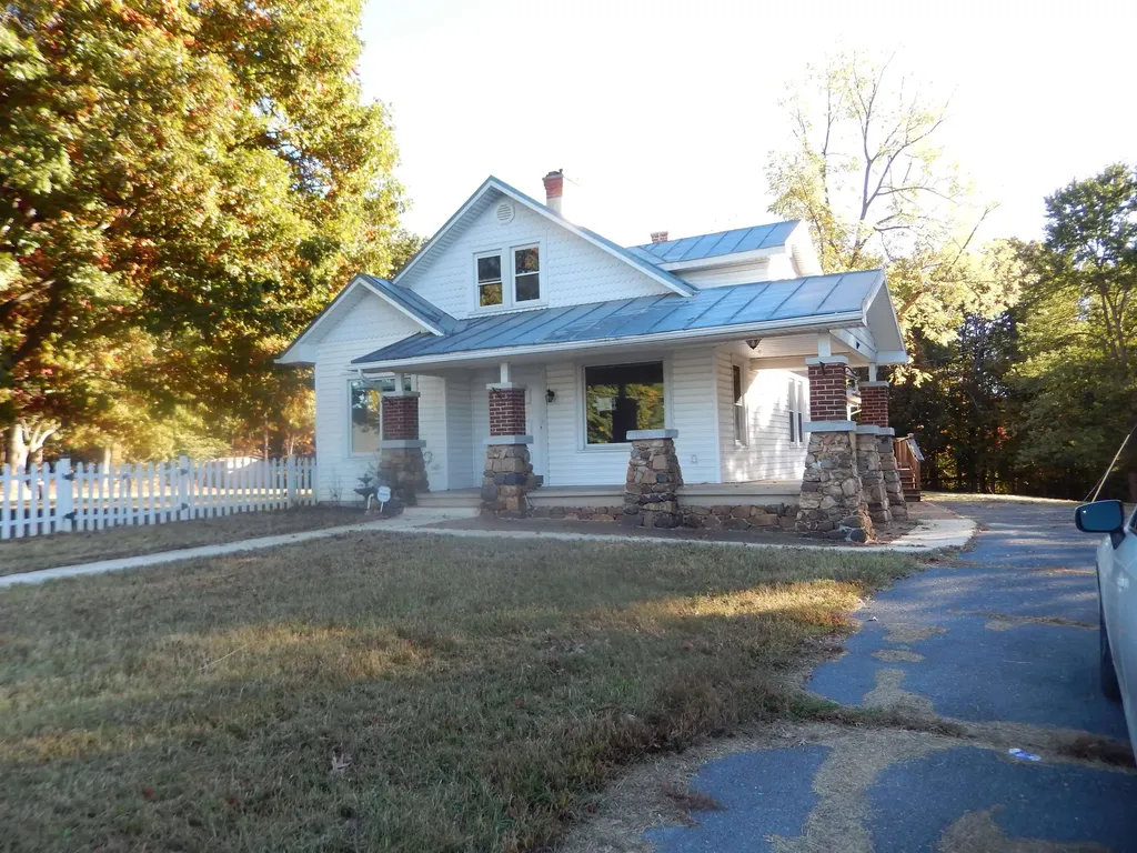 2658 North East Side Highway Elkton VA 22827