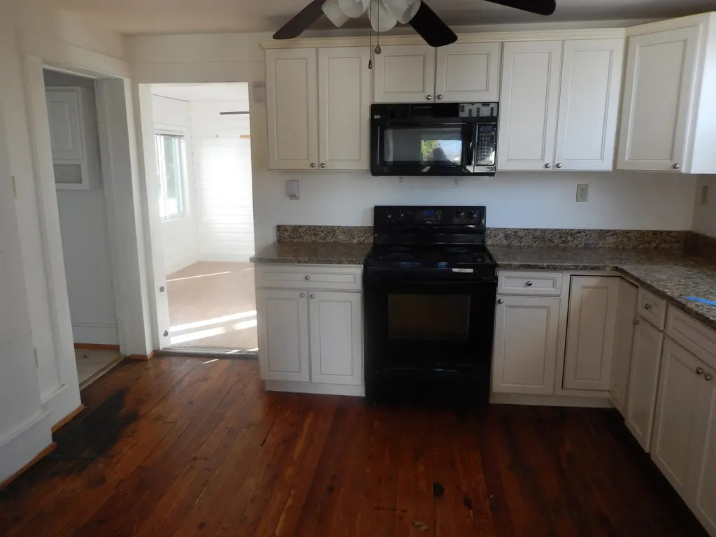 2658 North East Side Highway Elkton VA 22827