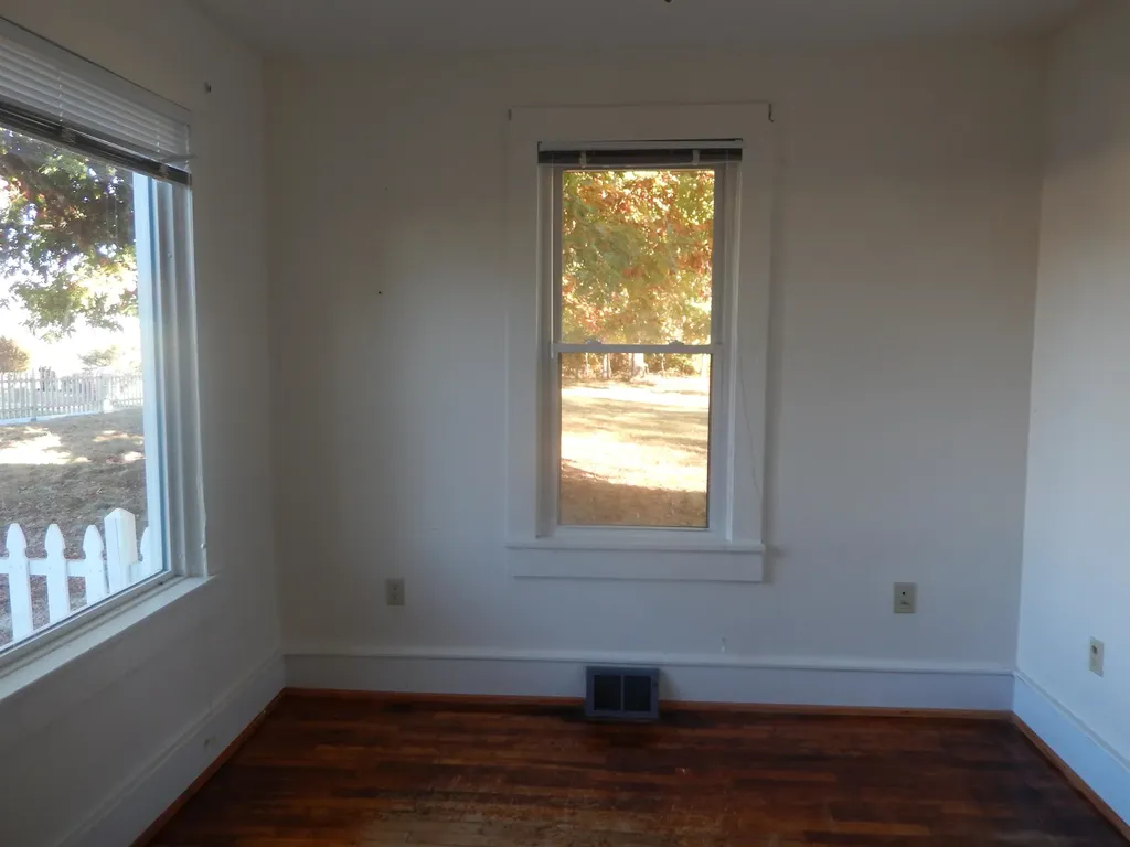 2658 North East Side Highway Elkton VA 22827