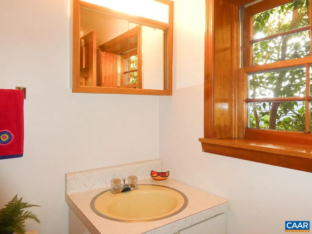 107 Elkhorn Road Charlottesville VA 22903