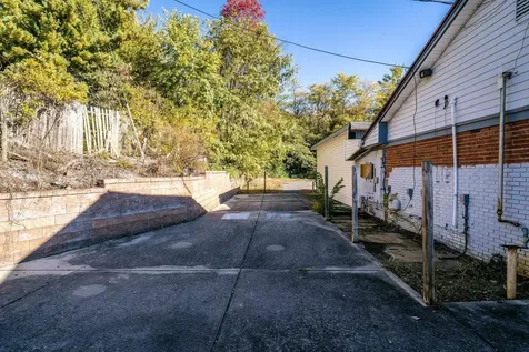 2323 West Main Street Waynesboro VA 22980