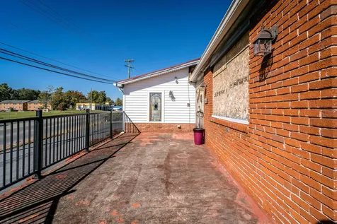 2323 West Main Street Waynesboro VA 22980
