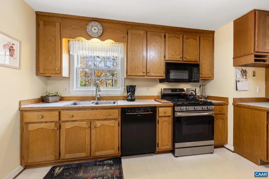 1018 Ashby Place Charlottesville VA 22901