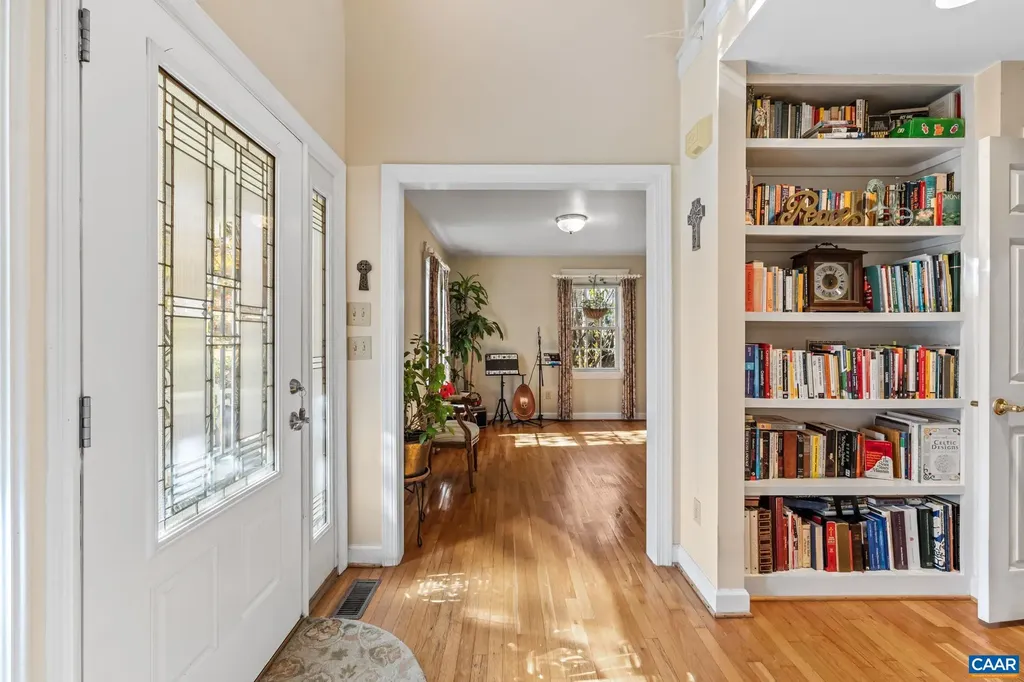 1018 Ashby Place Charlottesville VA 22901