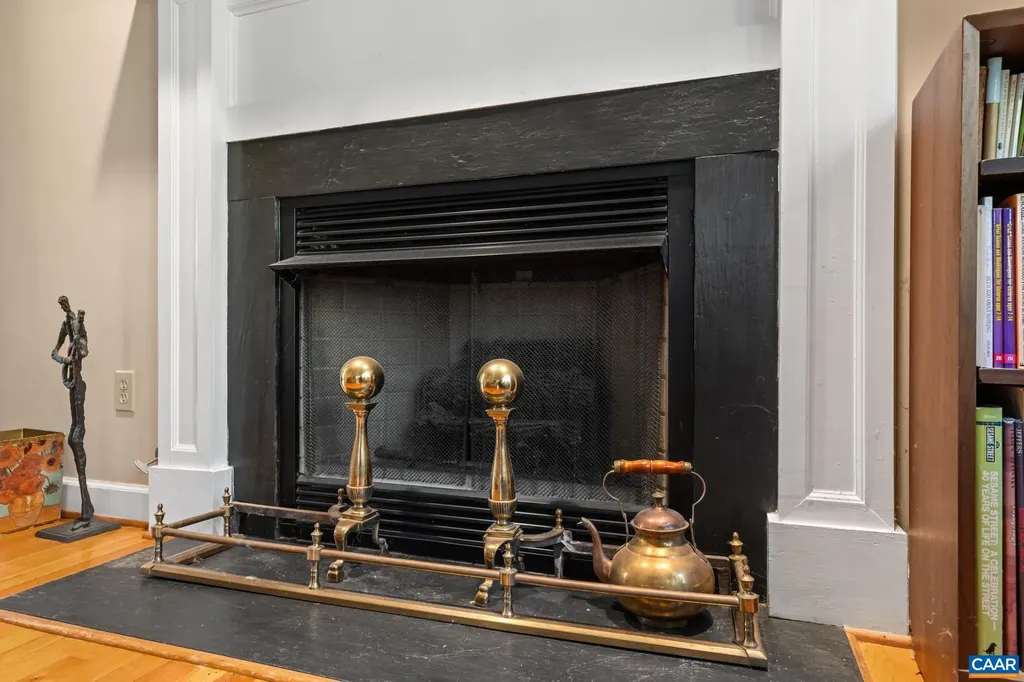 1018 Ashby Place Charlottesville VA 22901