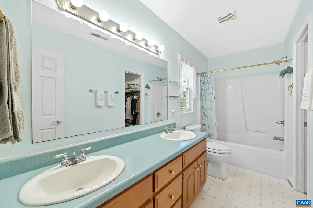 1018 Ashby Place Charlottesville VA 22901