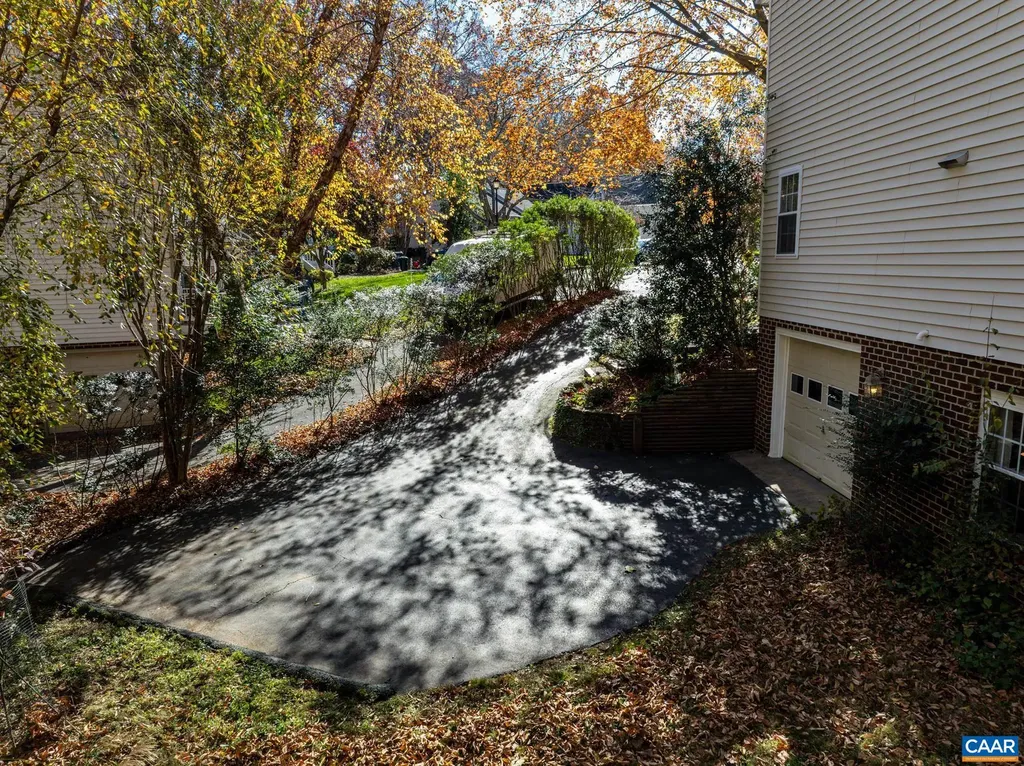 1018 Ashby Place Charlottesville VA 22901