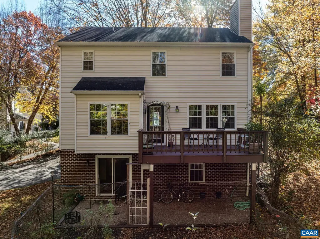 1018 Ashby Place Charlottesville VA 22901