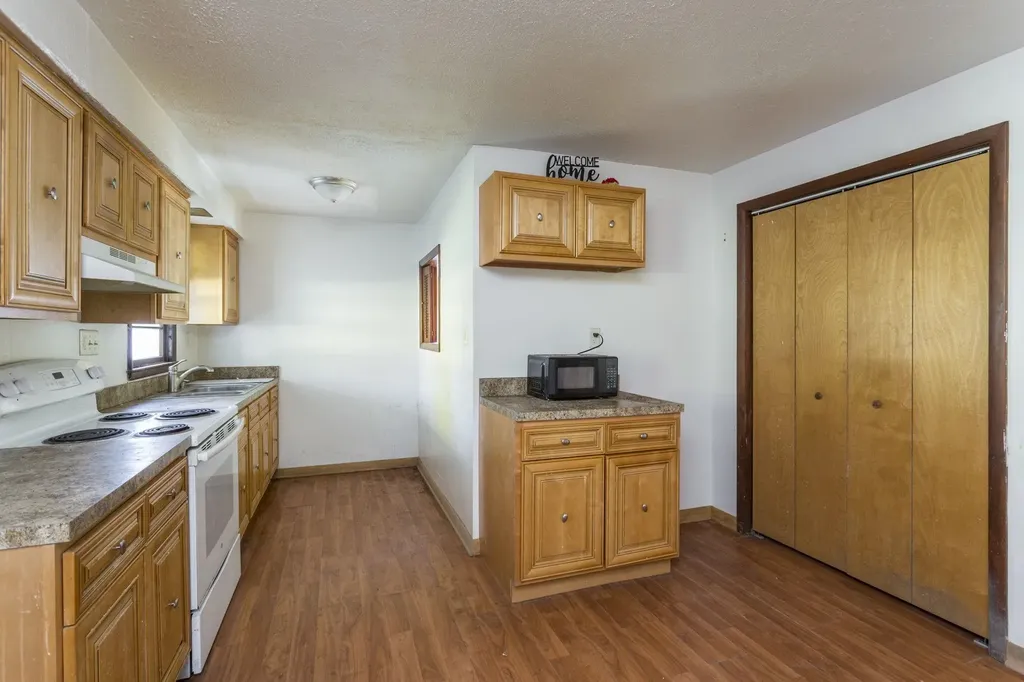 8 S Chestnut Avenue Craigsville VA 24430