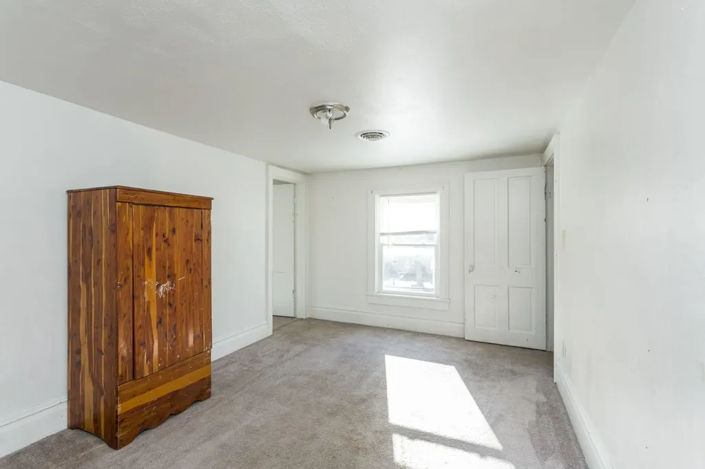 8 S Chestnut Avenue Craigsville VA 24430