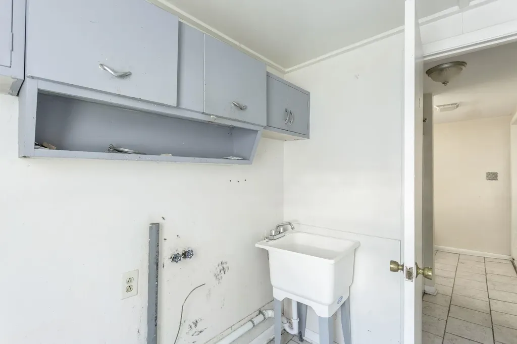 8 S Chestnut Avenue Craigsville VA 24430