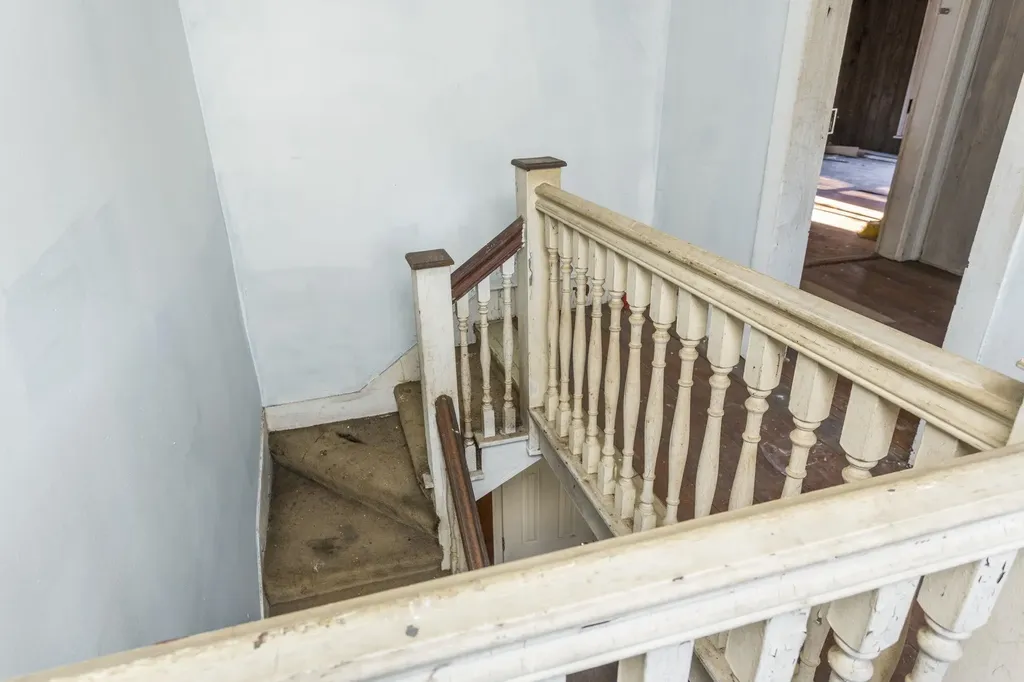 165 W Railroad Avenue Craigsville VA 24430