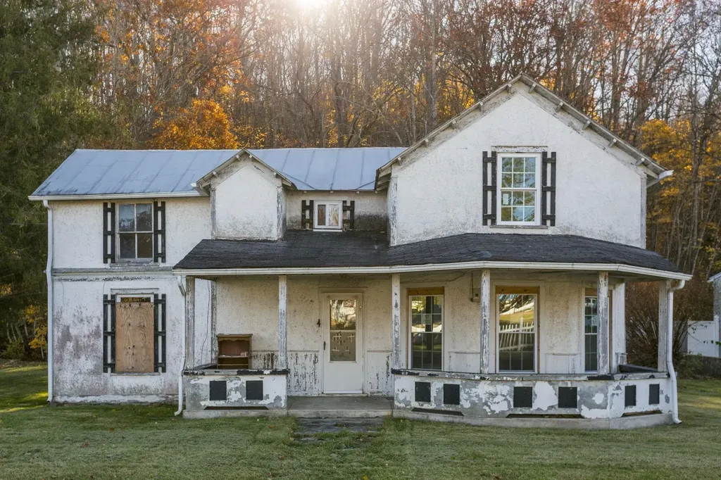 165 W Railroad Avenue Craigsville VA 24430