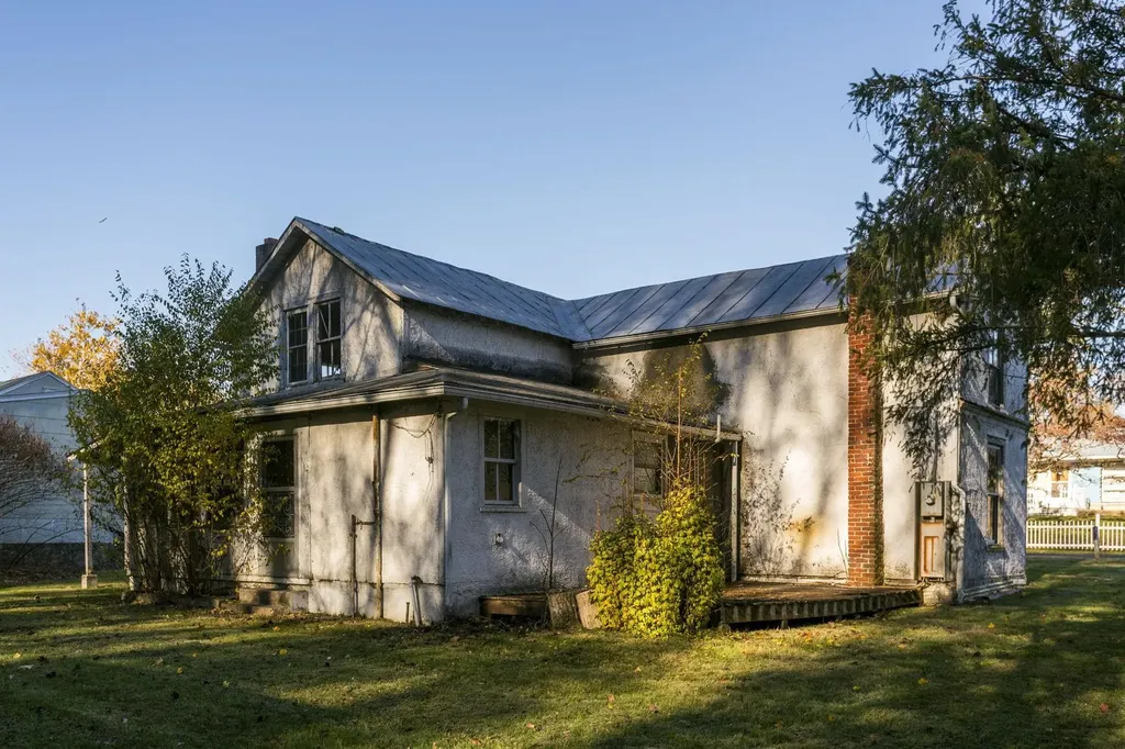 165 W Railroad Avenue Craigsville VA 24430