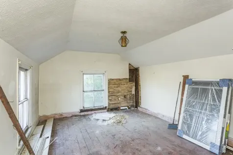165 W Railroad Avenue Craigsville VA 24430