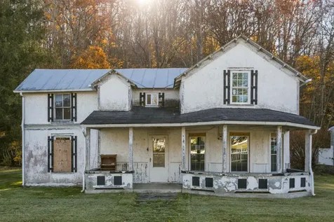 165 W Railroad Avenue Craigsville VA 24430