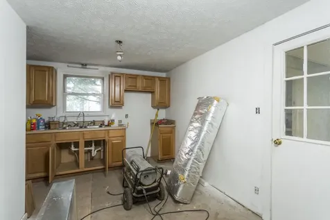165 W Railroad Avenue Craigsville VA 24430