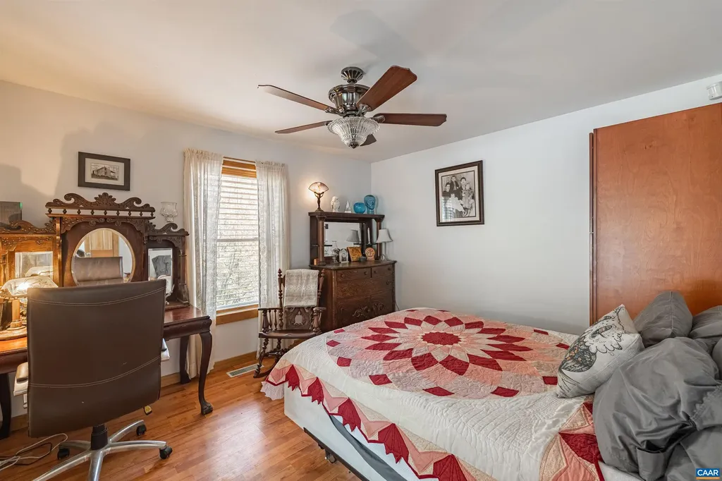 125 River Breeze Court Howardsville VA 24562