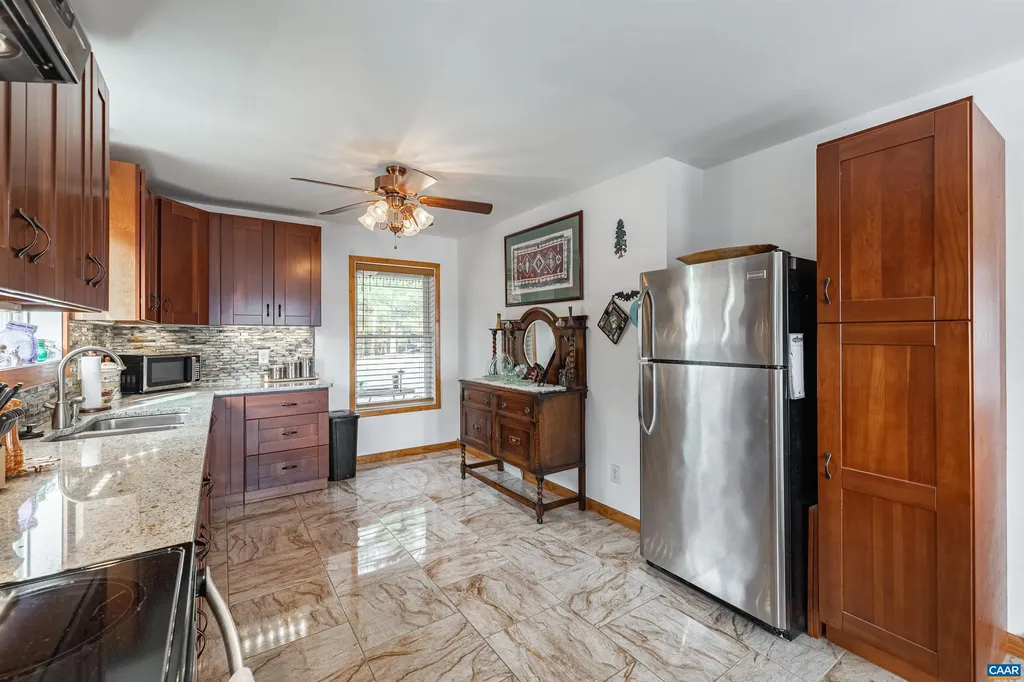 125 River Breeze Court Howardsville VA 24562